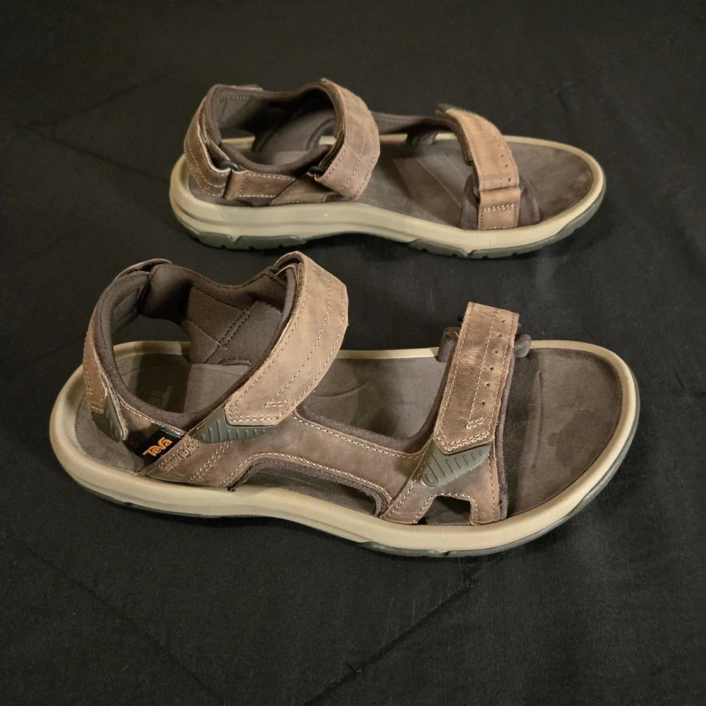Teva Sandals Mens Size 11 Brown Leather Hook & Loop Strap Casual Comfort Walking
